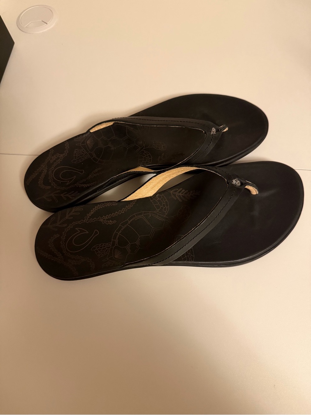 Olukai Honu Flip Flop black leather sandal slide in thong slippers 9 40 - Picture 9 of 10